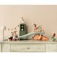 Topo Triciclo, Sorella maggiore - Corallo  