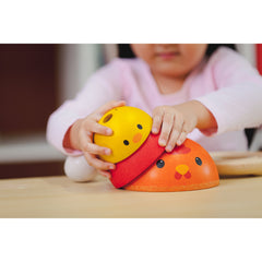 Gioco impilabile equilibrio gallina Plan Toys