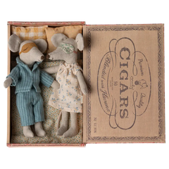 Topi di mamma e papà nella scatola dei sigari Maileg  