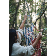 Decoro cameretta luna in macramé Weaving~Waves  