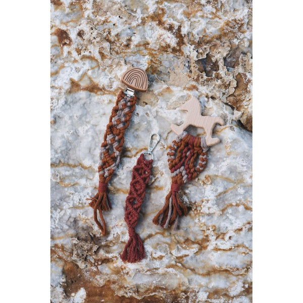 Portaciuccio in macramè e legno di faggio Weaving~Waves  