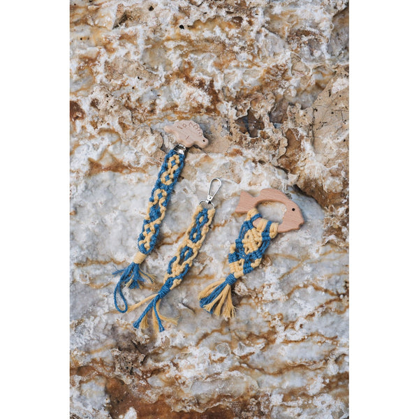 Portaciuccio in macramè e legno di faggio Weaving~Waves  